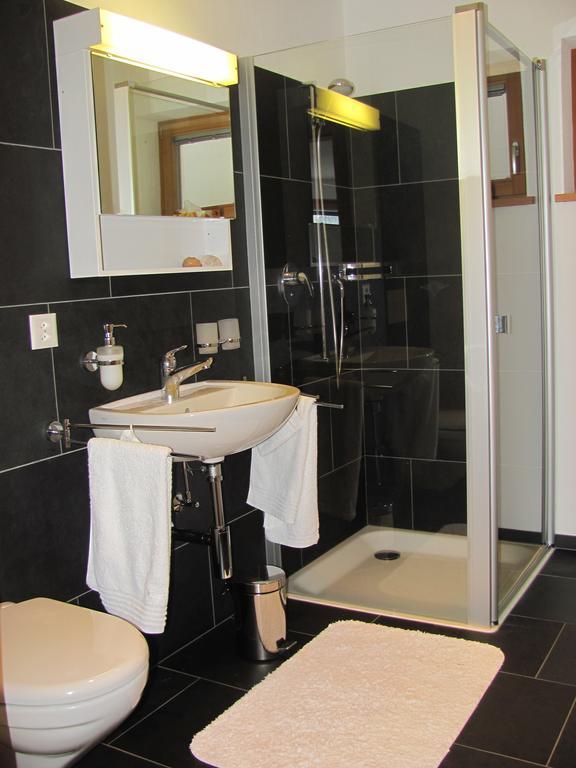 Ferienwohnung Caviezel Tschlin المظهر الخارجي الصورة
